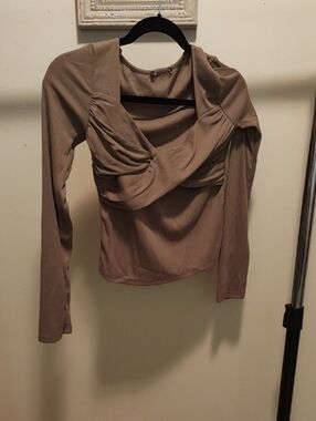 Women's Twisted Front Long Sleeve Top - Taupe